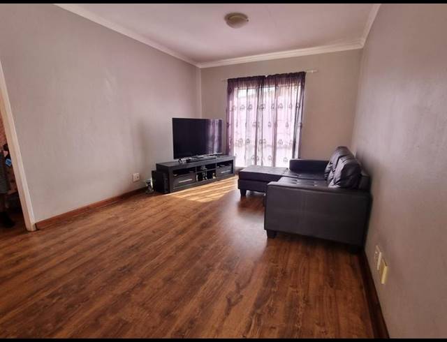 1 BEDROOM APARTMENT FOR SALE IN NEWMARK ESTATE